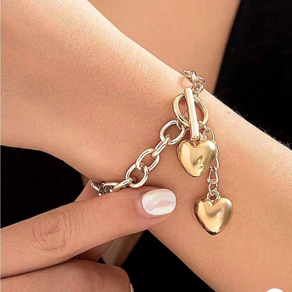 Gold Heart Toggle Bracelet - Picture 1 of 2